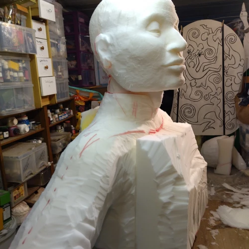 Construction de marionnette et récup : repenser les usages de la mousse